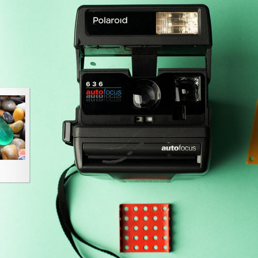 Polaroid 636 Autofocus Instant Film Camera - Vintage Polaroid with Built-In Flash, Auto Focus Lens, and 600 Film Compatibility for Retro Photos - Vintage Polaroid Instant Cameras