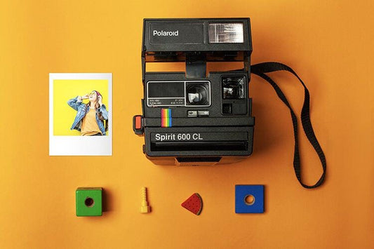 Polaroid 600 cl spirit instant film camera – vintage 90s rainbow design, classic 600 type film, retro polaroid 80s style