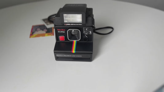 Vintage polaroid land camera time-zero onestep sx-70 + flash