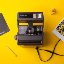Load image into Gallery viewer, Polaroid One Step Close Up 636 Vintage Instant Camera